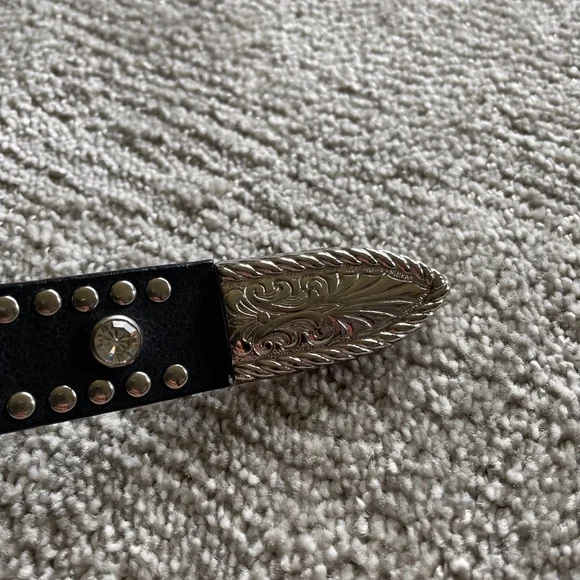 Nocona ladies leather belt with studs - Picture 4 of 7